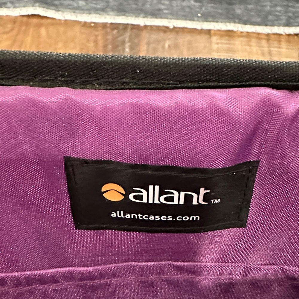 Elegant Black Laptop Bag with purple interior - Picture 2 of 6